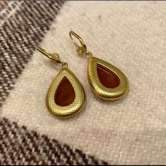 ๐ Maple Brown Teardrop Earrings - Picture 4 of 5